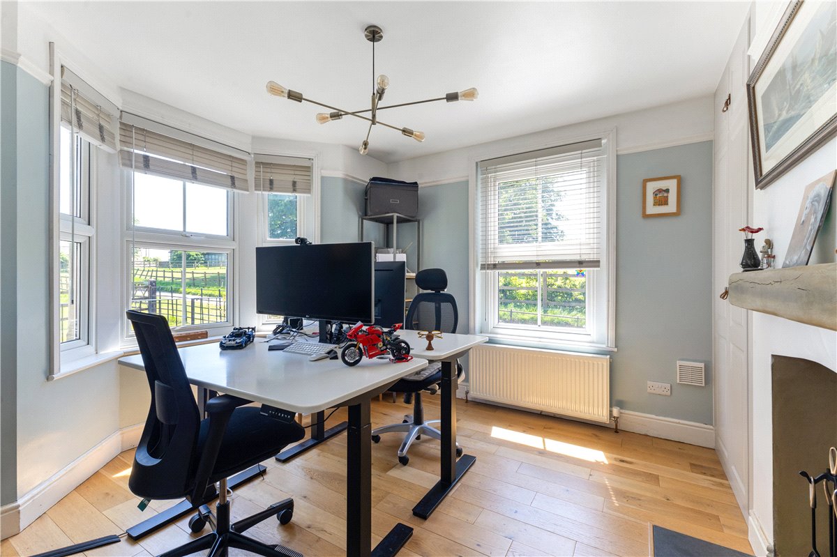 4 bedroom House, Russley Park, Baydon, SN8 - Sold, Image 10