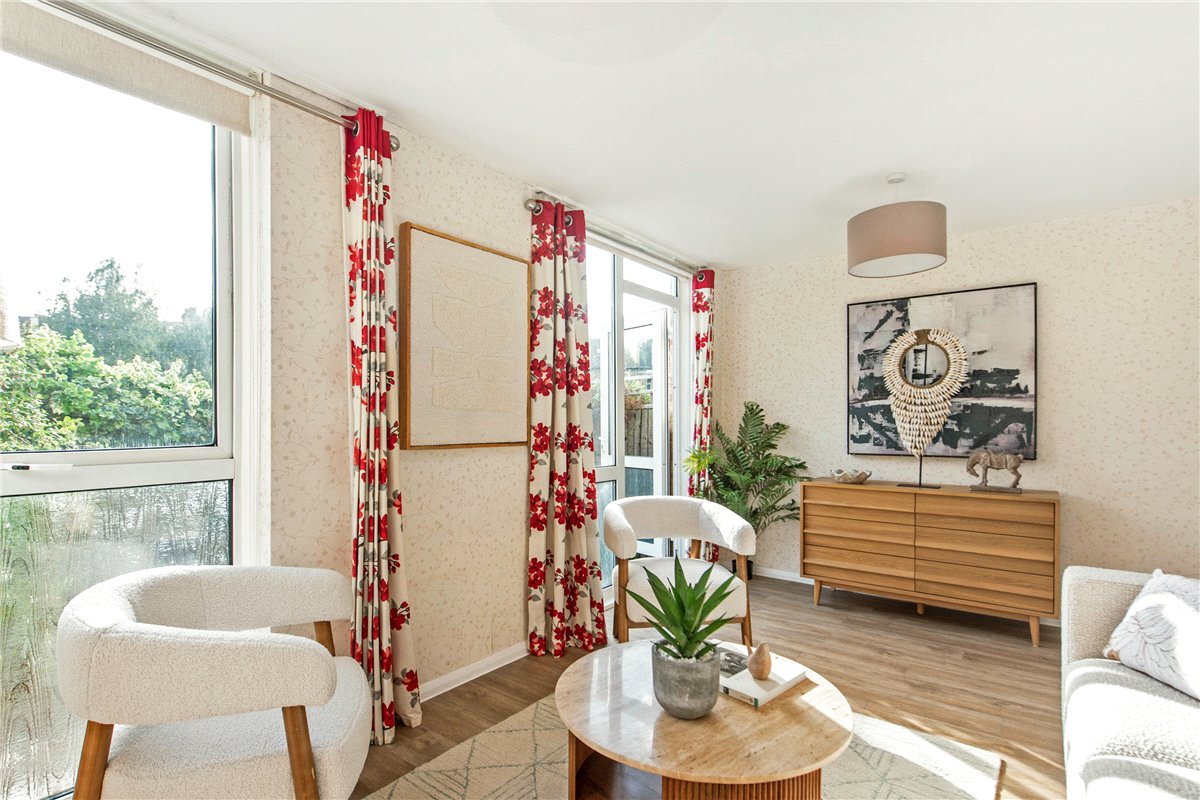 2 bedroom House, Hunter Close, London, SW12 - Available, Image 7