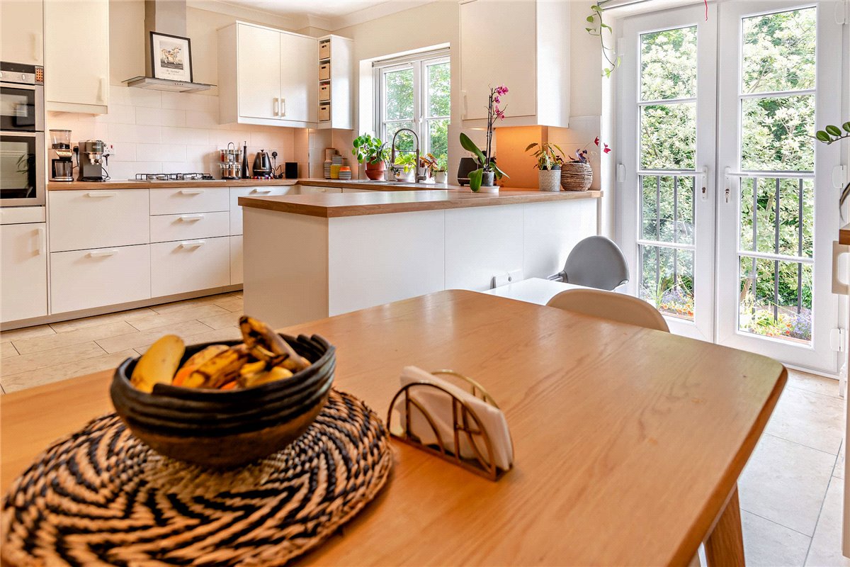 3 bedroom House, Cornes Close, Winchester, SO22 - Sold, Image 7