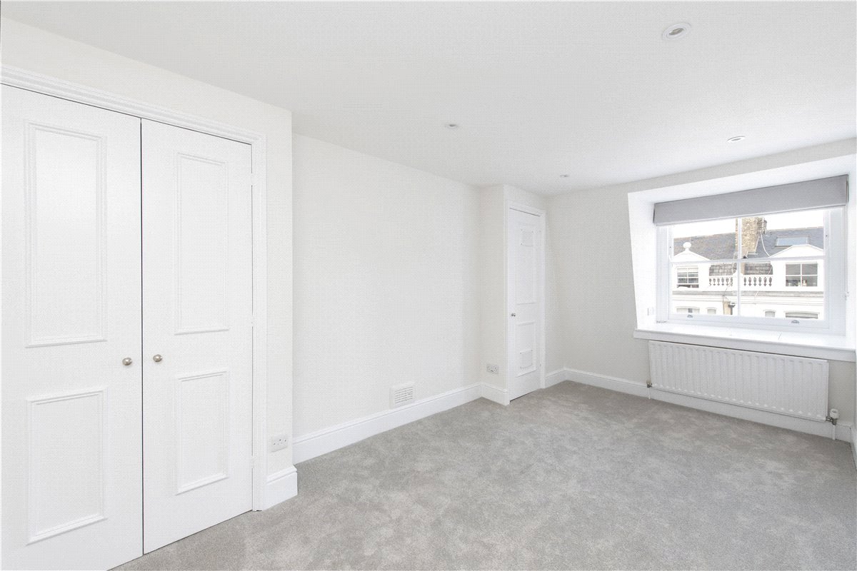 2 bedroom Flat, Coleherne Road, West Brompton, SW10 - Available