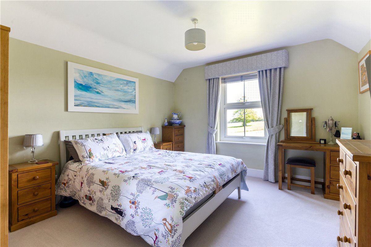 4 bedroom House, Russley Park, Baydon, SN8 - Sold, Image 7