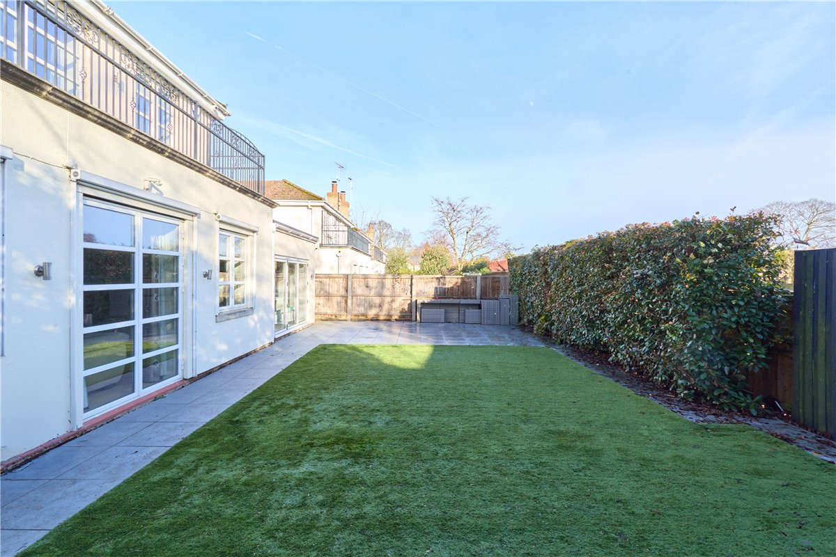 4 bedroom House, Mill Reef, Newmarket, CB8 - Available, Image 1