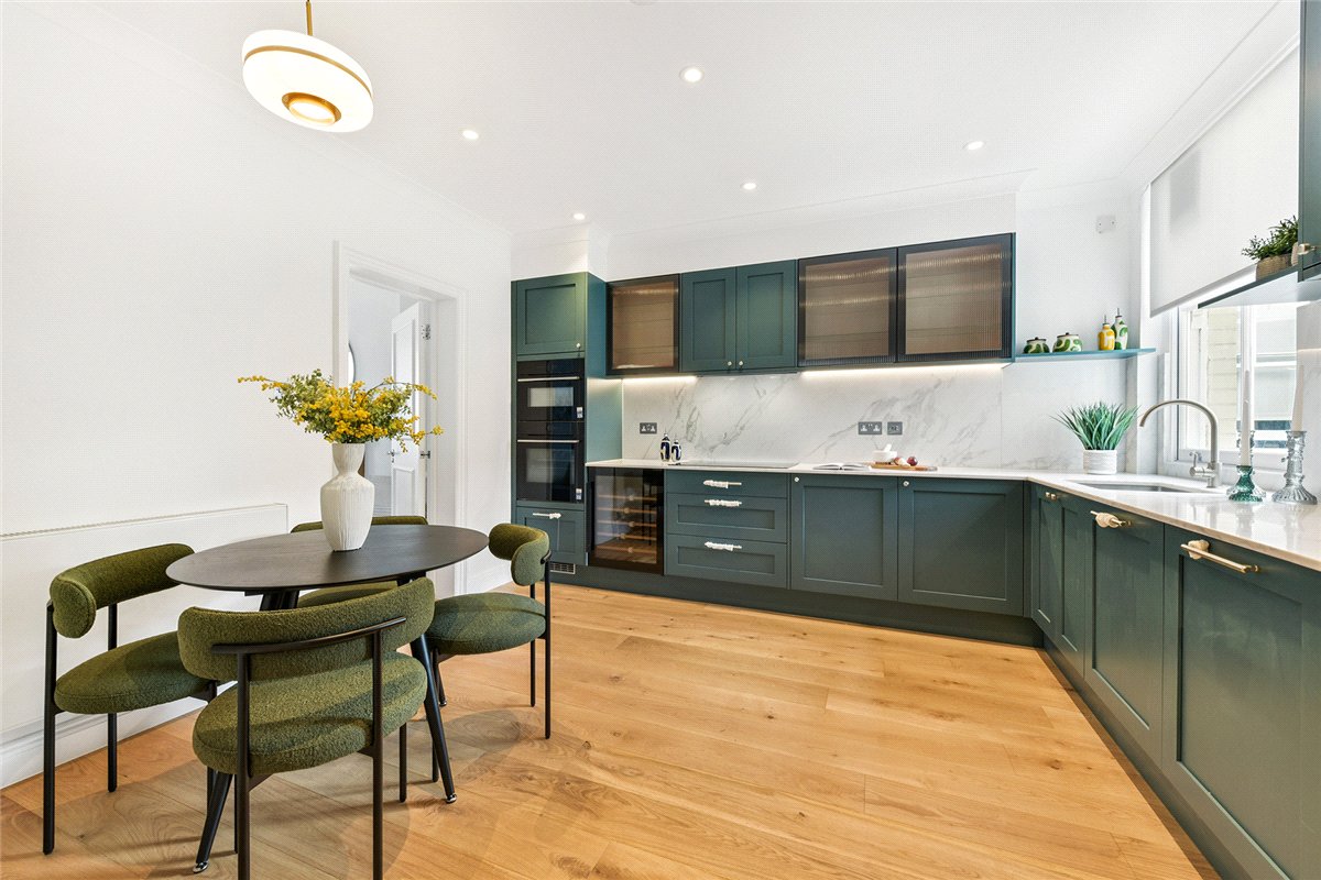 4 bedroom Flat, St Georges Court, Gloucester Road, SW7 - Available, Image 4