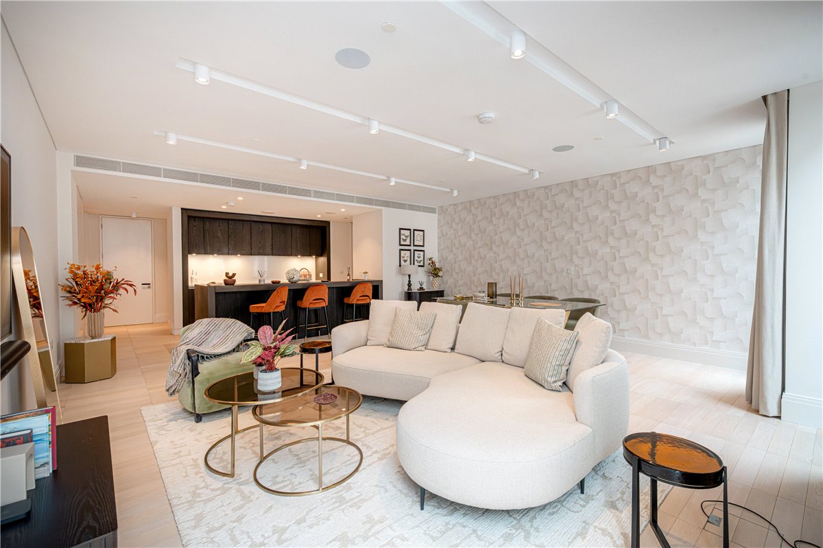 3 bedroom Flat, Cork Street, Mayfair, W1S - Available, Image 6