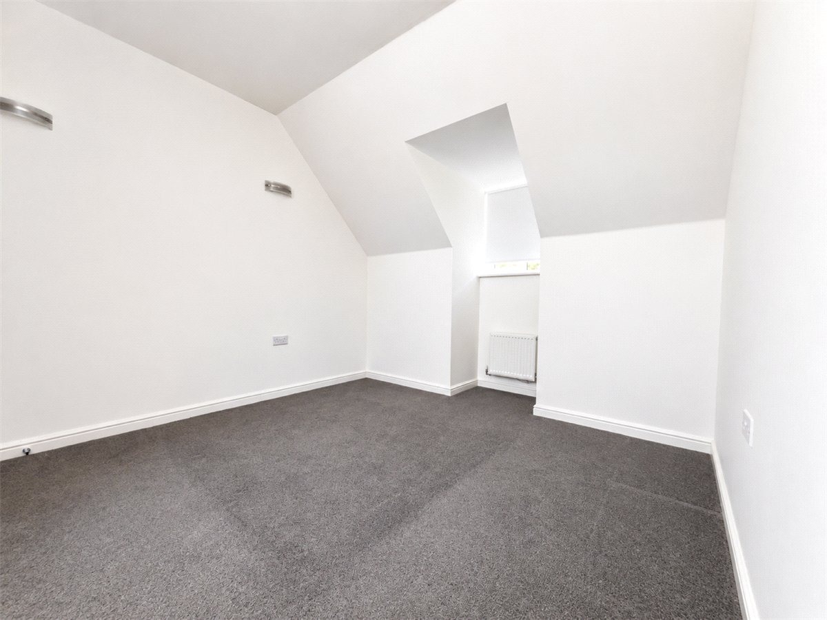 5 bedroom House, Stonyfield Road, Whiteley, PO15 - Available, Image 11
