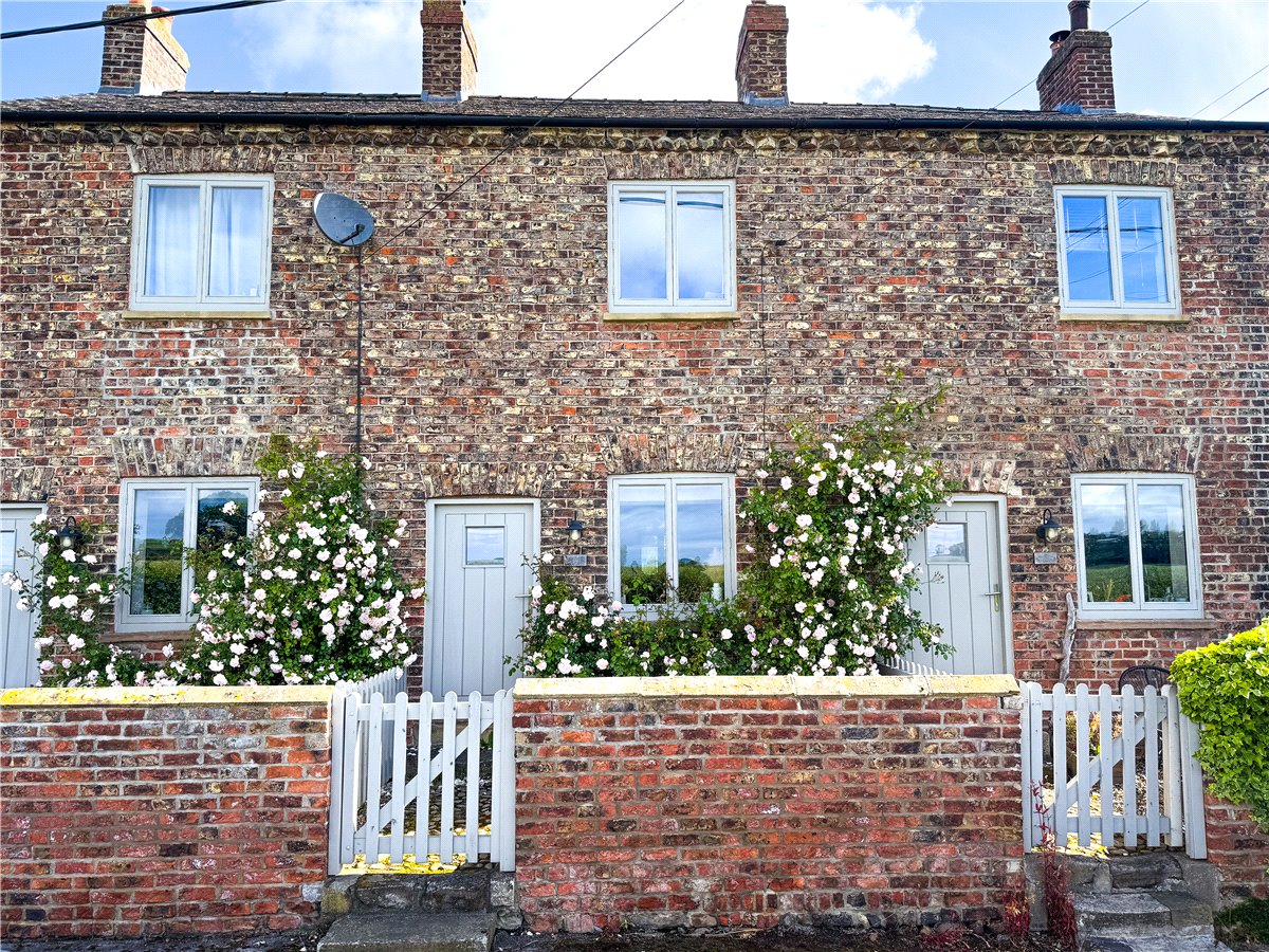 2 bedroom Cottage, Kirk Hammerton, York, YO26 - 