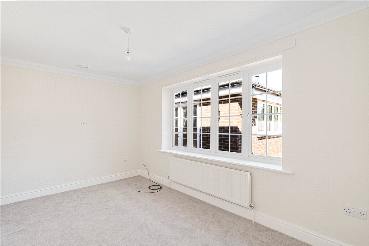 6 bedroom House, Nash Lee Lane, Wendover, HP22 - Available, Image 12