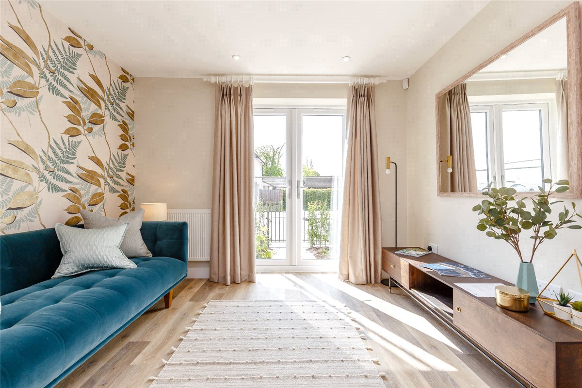 2 bedroom Flat, Steel Close, Newbury, RG14 - Available, Image 2