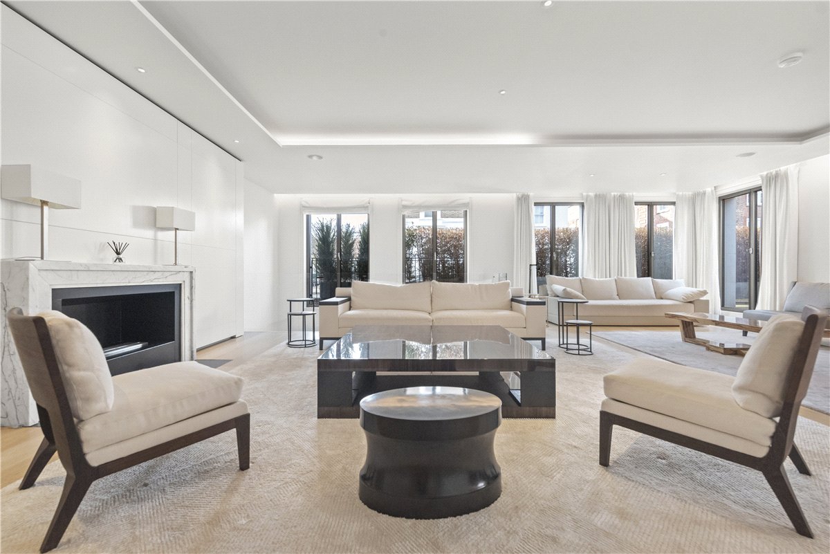 4 bedroom Flat, Chelsea Manor Street, Chelsea, SW3 - Available