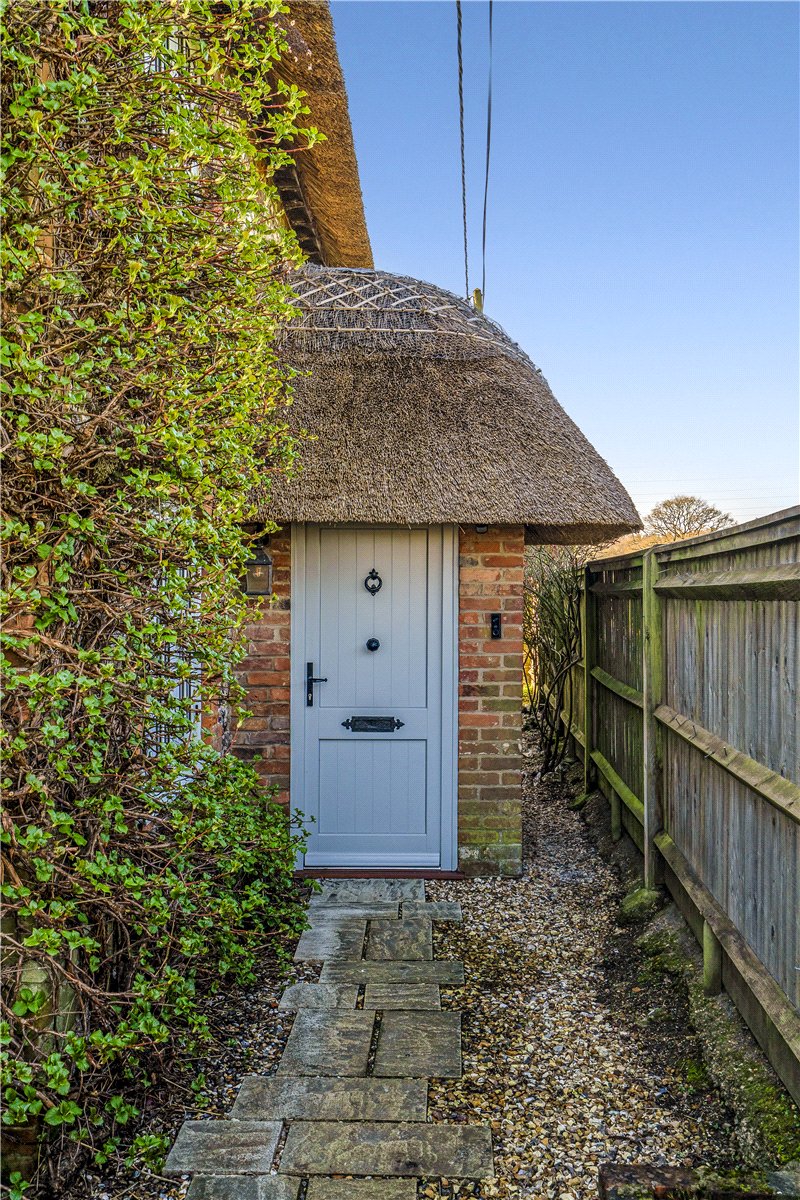 4 bedroom House, Clanville, Andover, SP11 - Available, Image 2