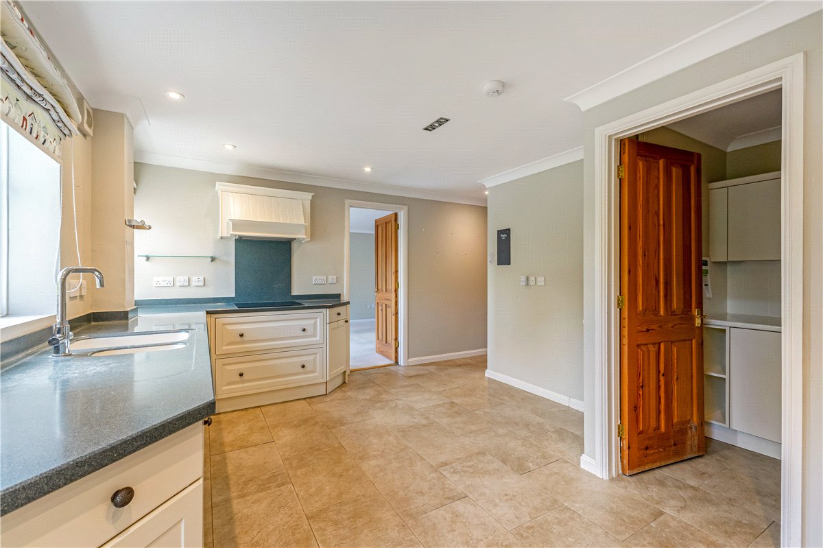 5 bedroom House, Edwards Meadow, Marlborough, SN8 - Available, Image 1