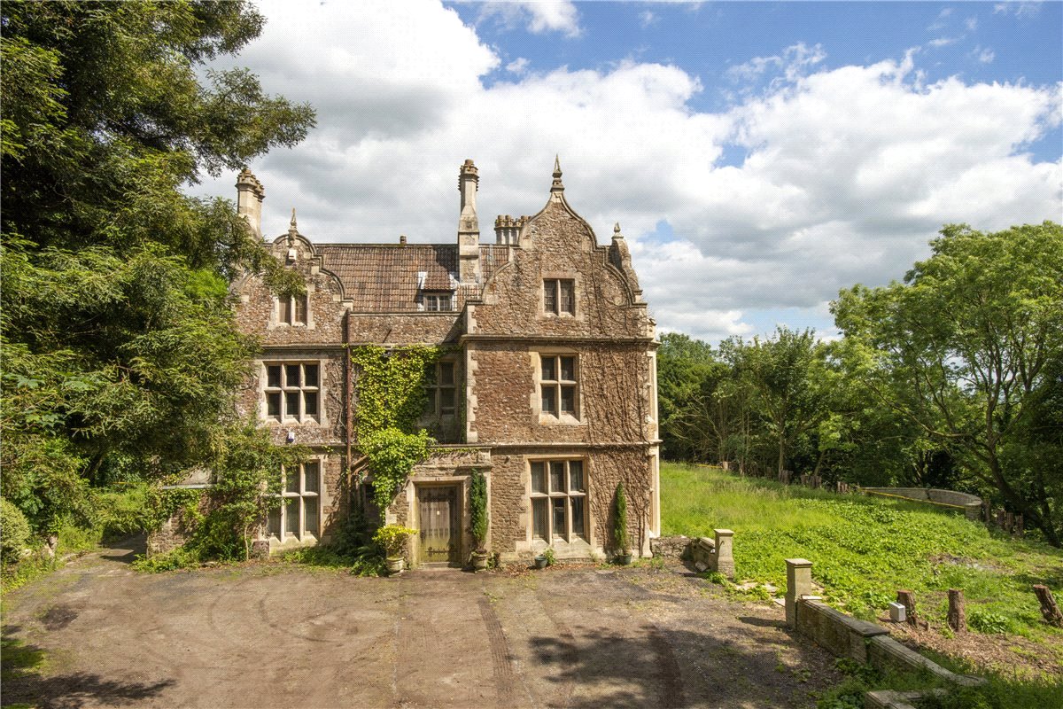 19 bedroom House, Bowden Hill, Lacock, SN15 - Sold STC