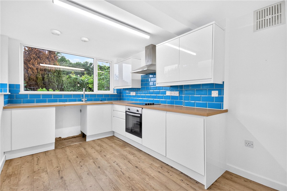 3 bedroom Bungalow, Hodgetts Lane, Burton Green, CV8 - Available, Image 2
