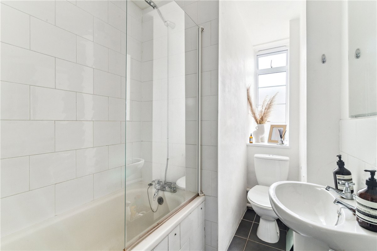 1 bedroom Flat, Balham High Road, London, SW17 - , Image 4