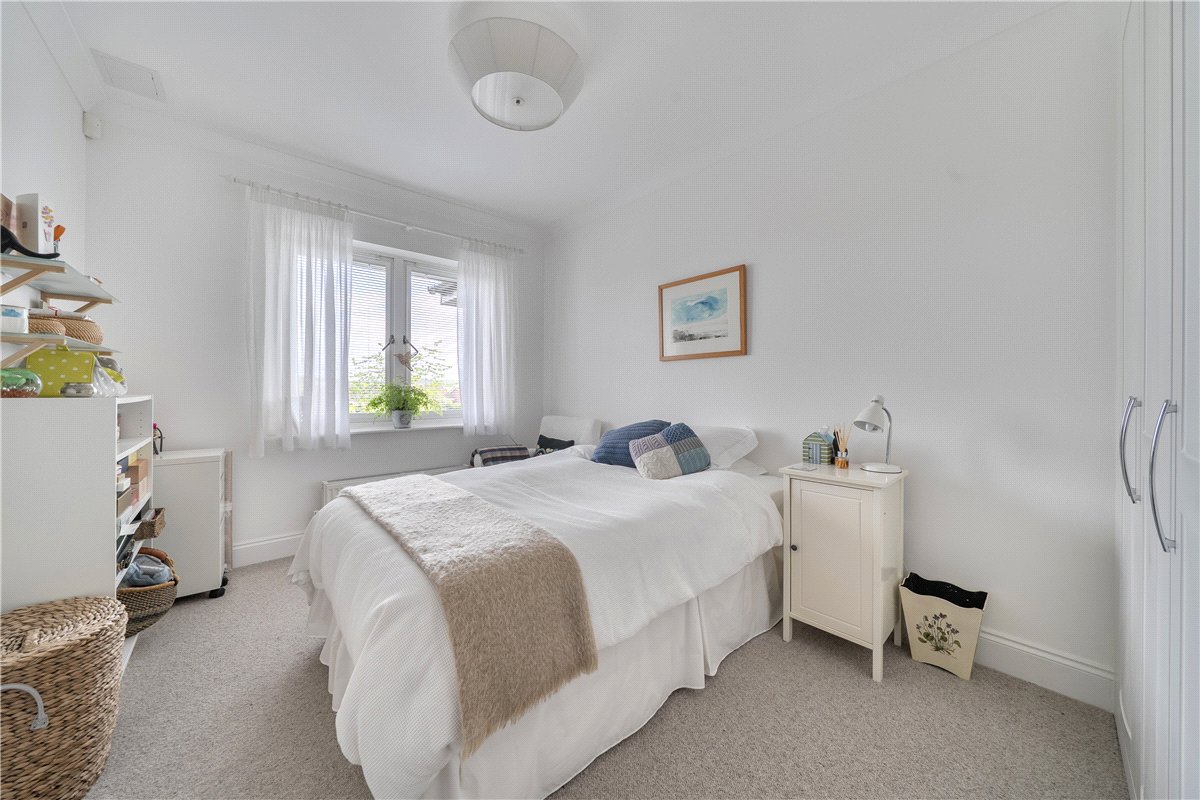 2 bedroom Flat, Priory Court, Marlborough, SN8 - Sold STC, Image 8