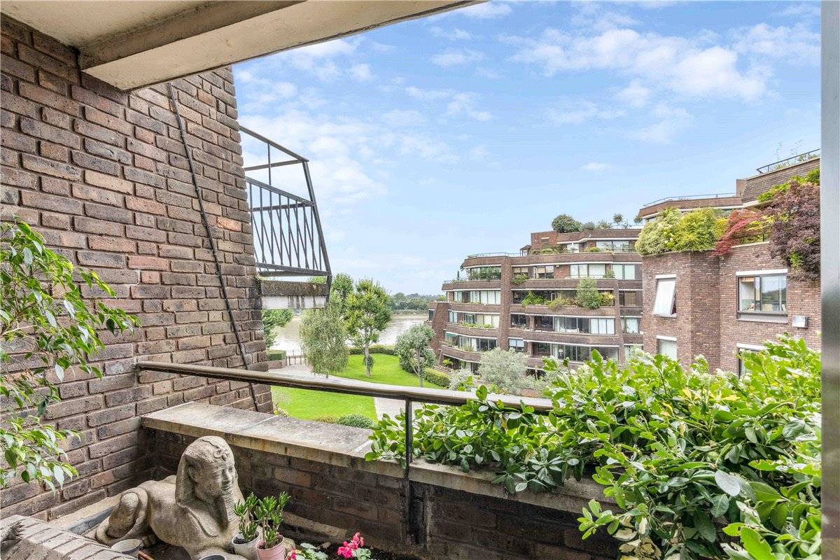 2 bedroom Flat, Alder Lodge, 73 Stevenage Road, SW6 - Sold STC, Image 11