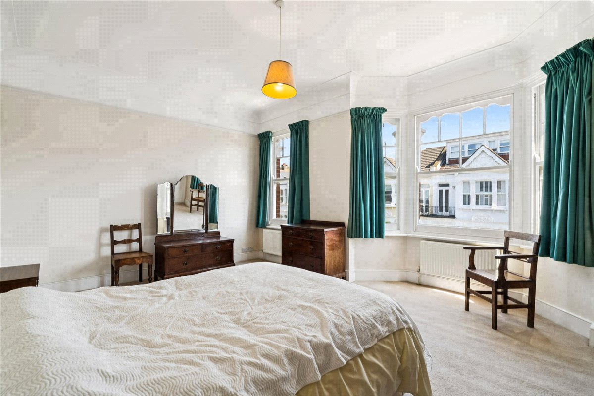 4 bedroom House, Finlay Street, London, SW6 - Available, Image 4
