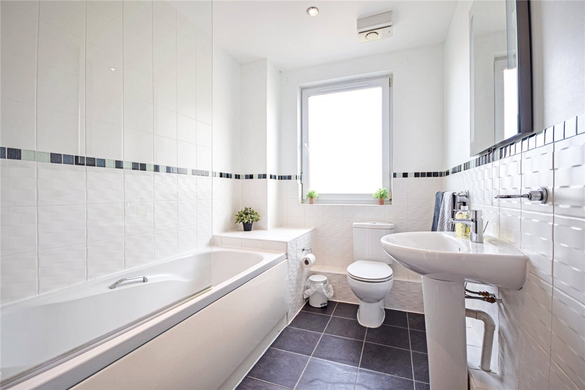 2 bedroom Flat, Warren Close, Cambridge, CB2 - , Image 5