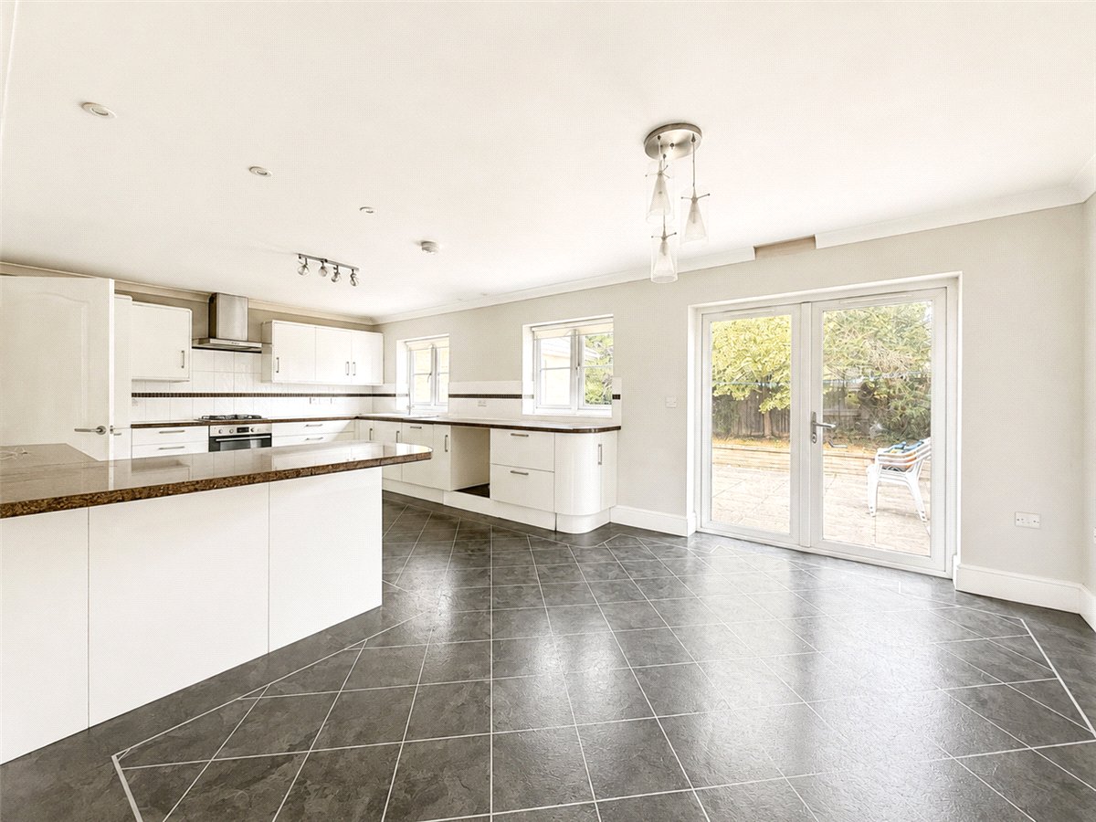 4 bedroom Bungalow, High Street, Longstanton, CB24 - Available, Image 4