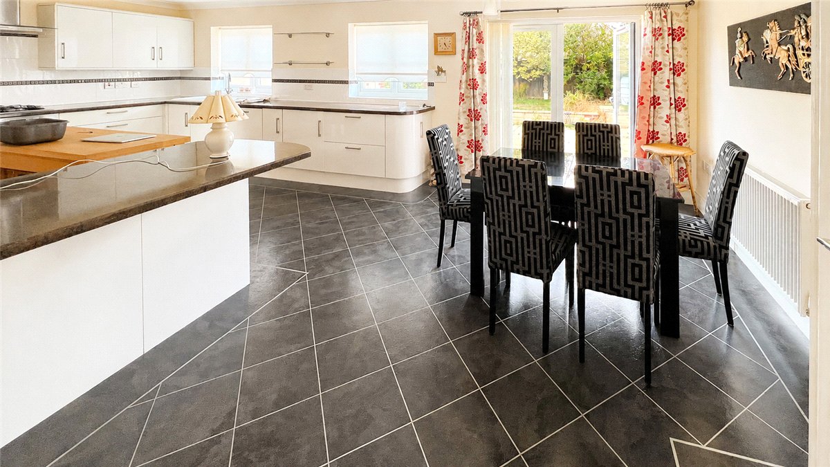 4 bedroom Bungalow, High Street, Longstanton, CB24 - Available, Image 4