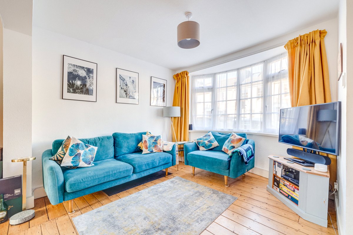 2 bedroom House, Thorne Street, London, SW13 - Let Agreed