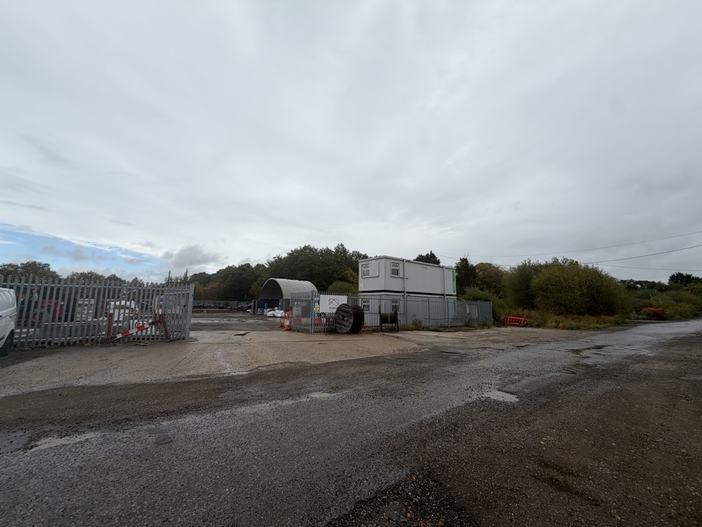 40690 Sq Ft, London Road, Crawley, RH10 - Available, Image 2