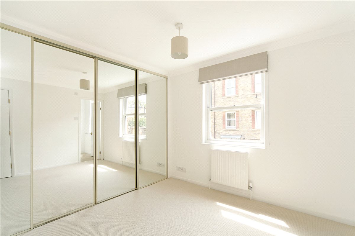 4 bedroom House, Carmichael Mews, London, SW18 - , Image 3