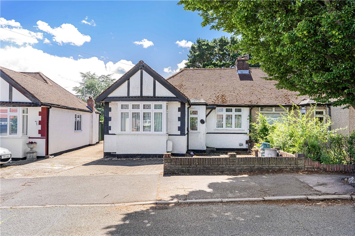 2 bedroom Bungalow, Herlwyn Avenue, Ruislip, HA4 - Available, Image 1