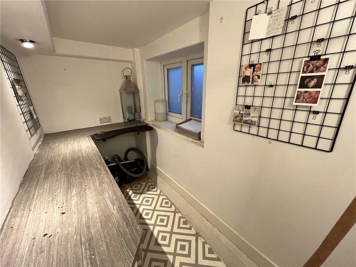 2 bedroom Flat, Nightingale Lane, London, SW12 - Available, Image 20
