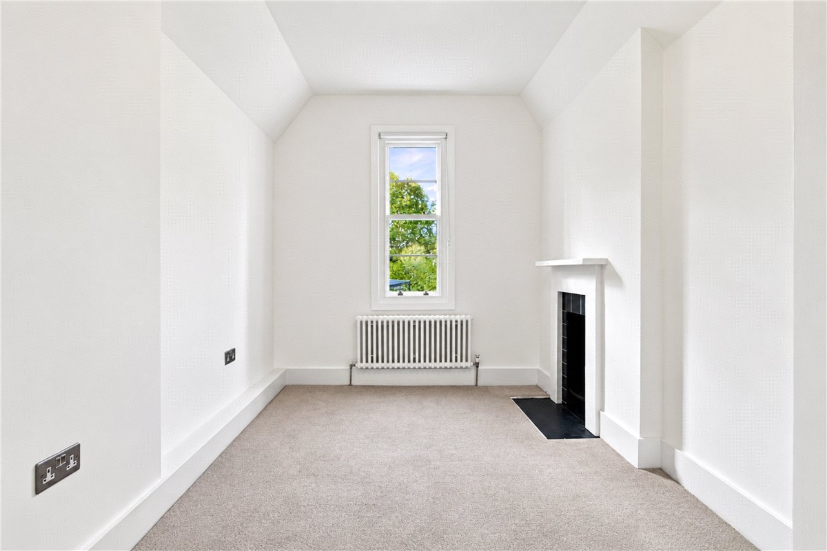 3 bedroom Cottage, Bishops Avenue, London, SW6 - Available, Image 17