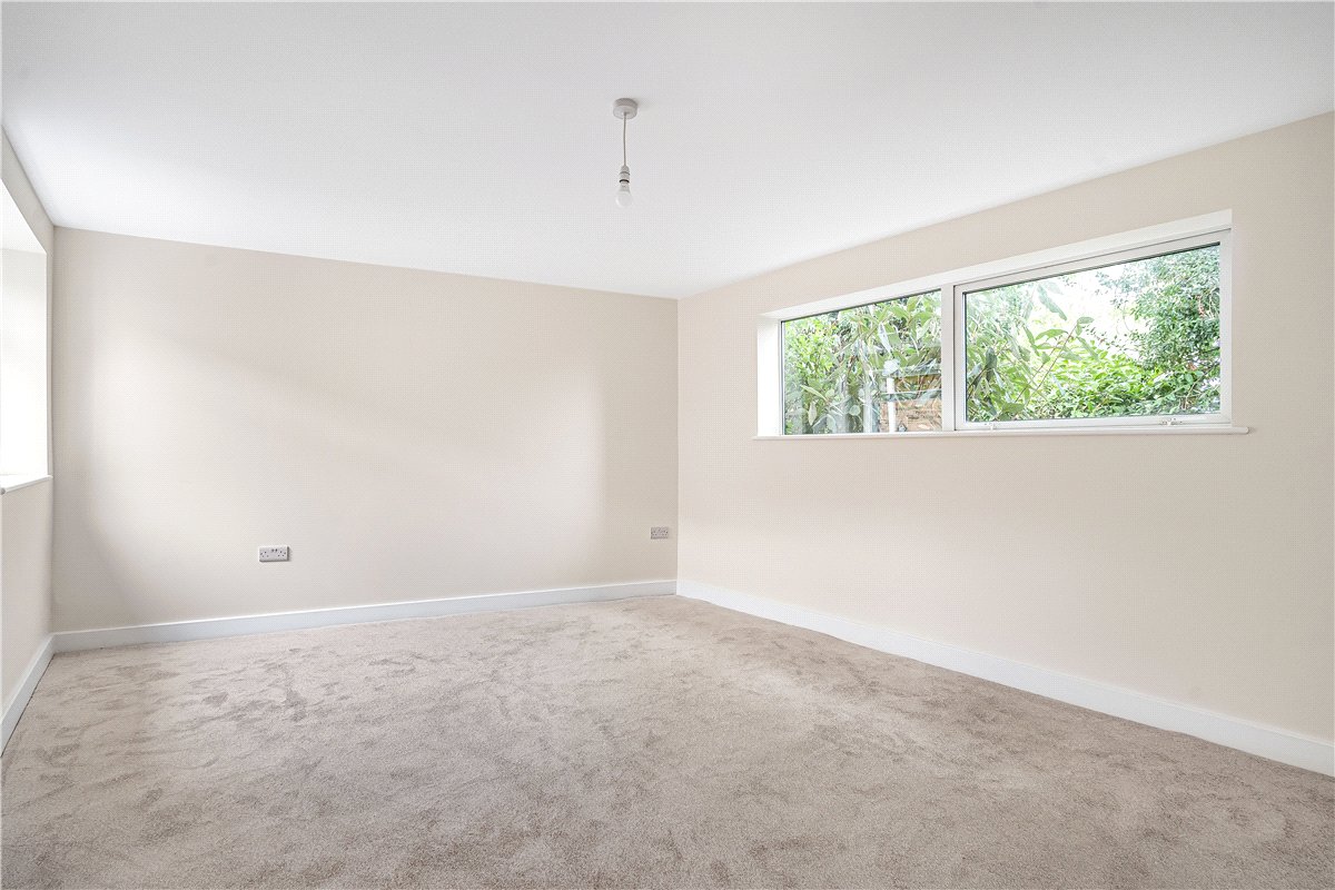 3 bedroom House, Hodgetts Lane, Burton Green, CV8 - Available, Image 2