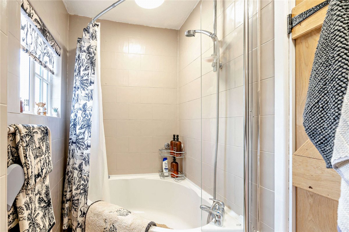 2 bedroom House, Church Road, Shaw, RG14 - Available, Image 9