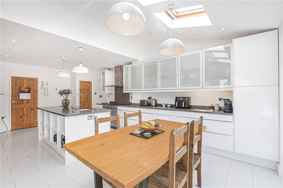 3 bedroom House, St. Margarets Mead, Marlborough, SN8 - Available, Image 9