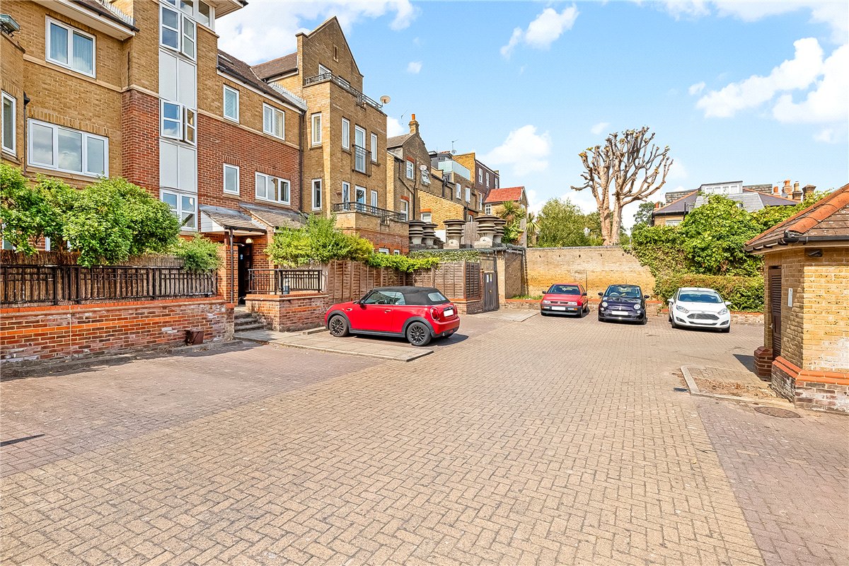 2 bedroom Flat, St. James's Drive, London, SW12 - Available, Image 11