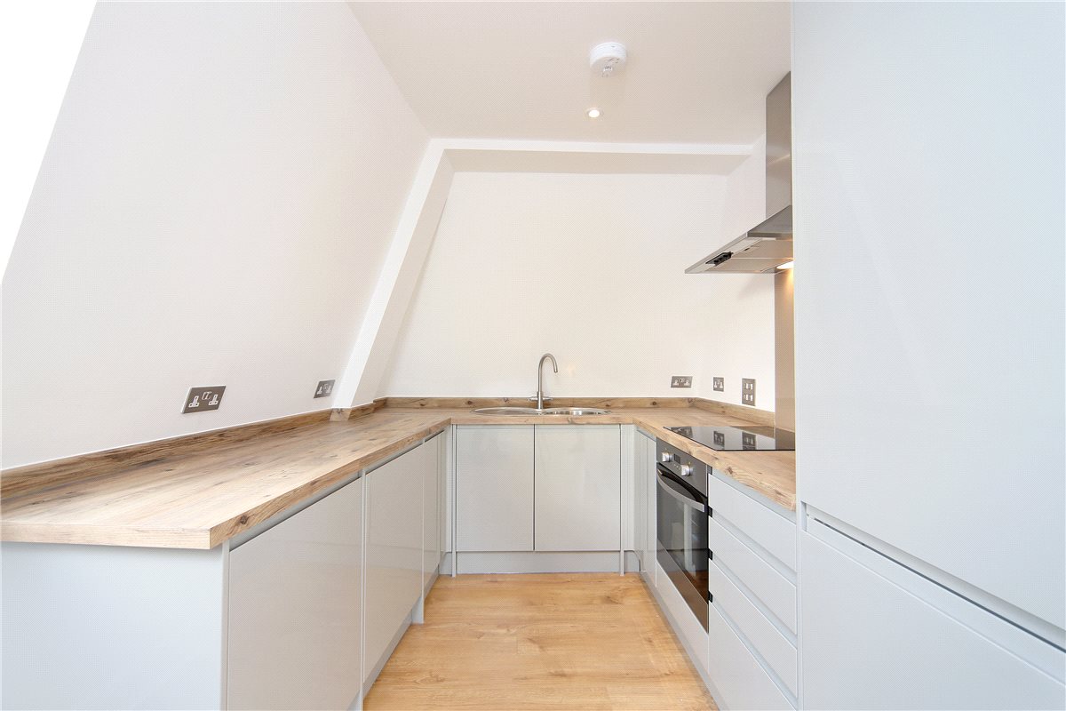 2 bedroom Flat, Battersea Park Road, London, SW11 - , Image 1