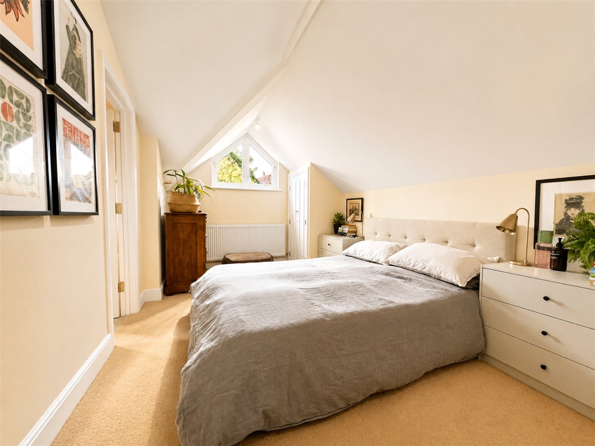 3 bedroom Flat, Little Minster Street, Winchester, SO23 - , Image 7