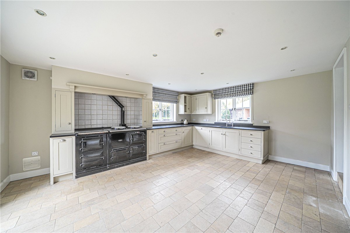 4 bedroom House, North Park Farm, Little Somborne, SO20 - Available, Image 17
