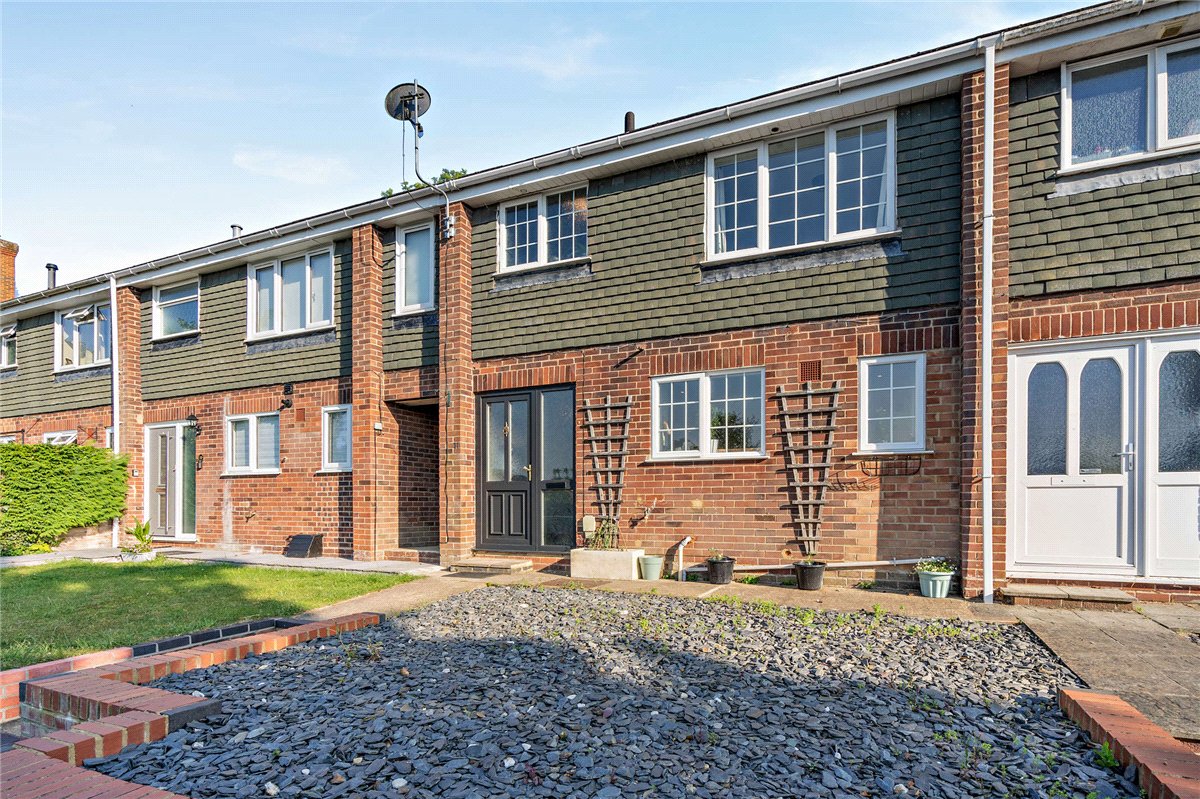 3 bedroom House, Anchor Road, Kingsclere, RG20 - Available