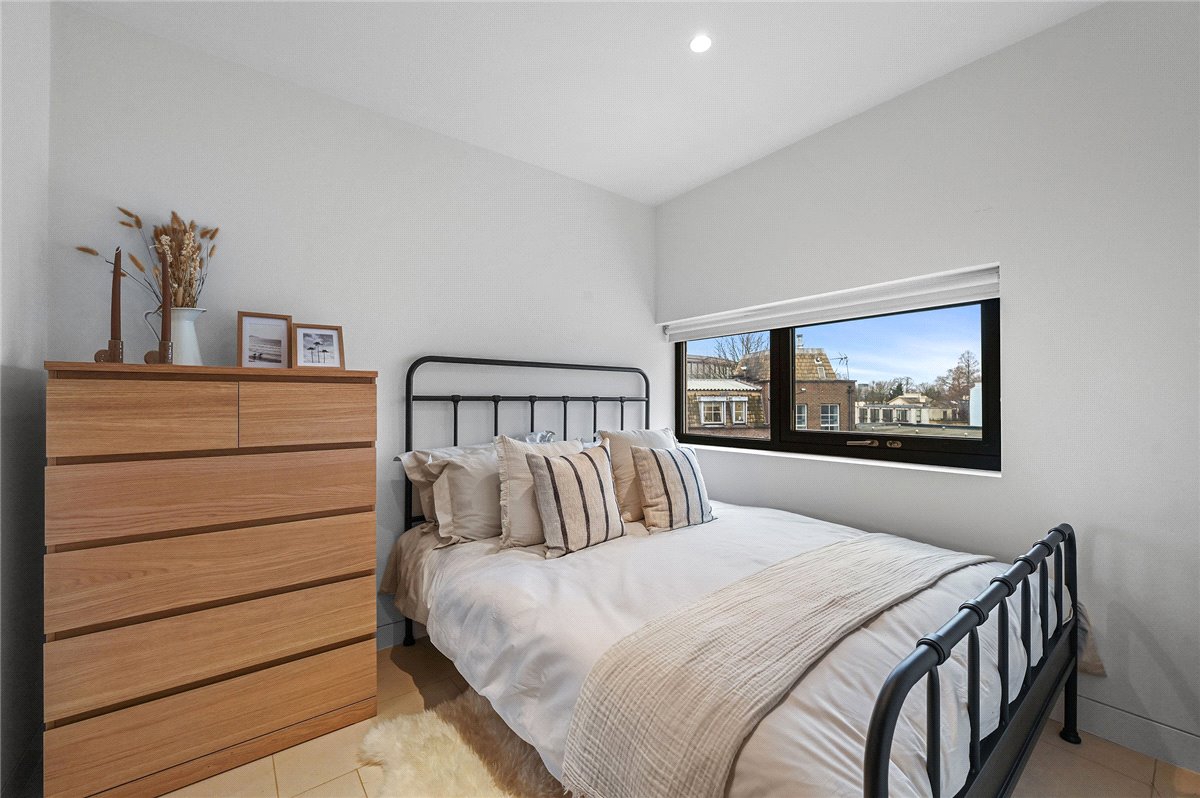 3 bedroom Flat, Oval Road, London, NW1 - Available, Image 8
