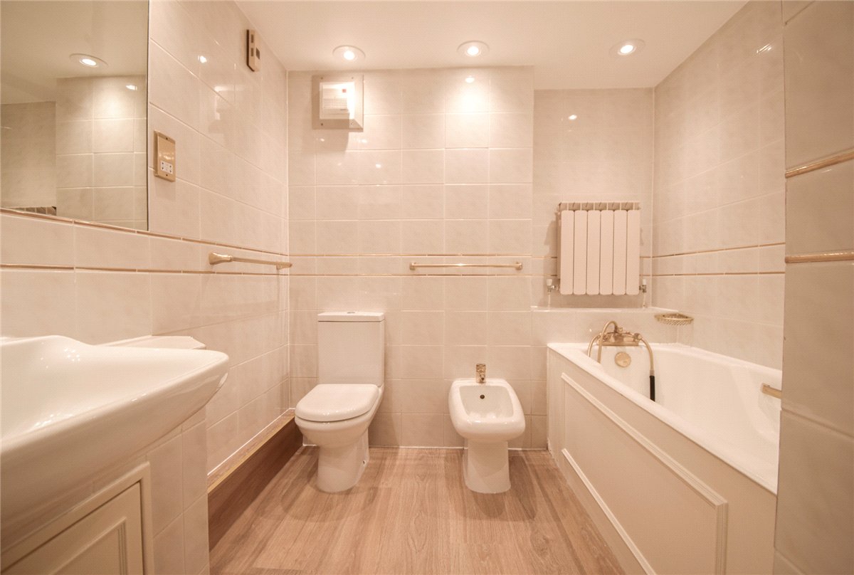 3 bedroom Flat, The Oasthouse, Pinehurst South, CB3 - Available, Image 7
