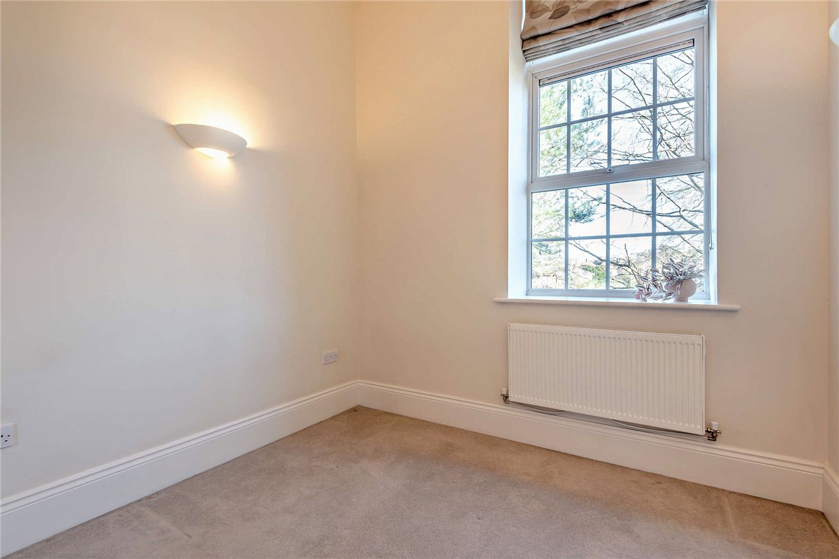 1 bedroom Flat, Ireland Drive, Newbury, RG14 - Available, Image 5
