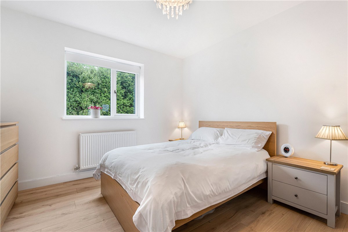 3 bedroom Bungalow, Middle Lane, Cherhill, SN11 - Available, Image 6