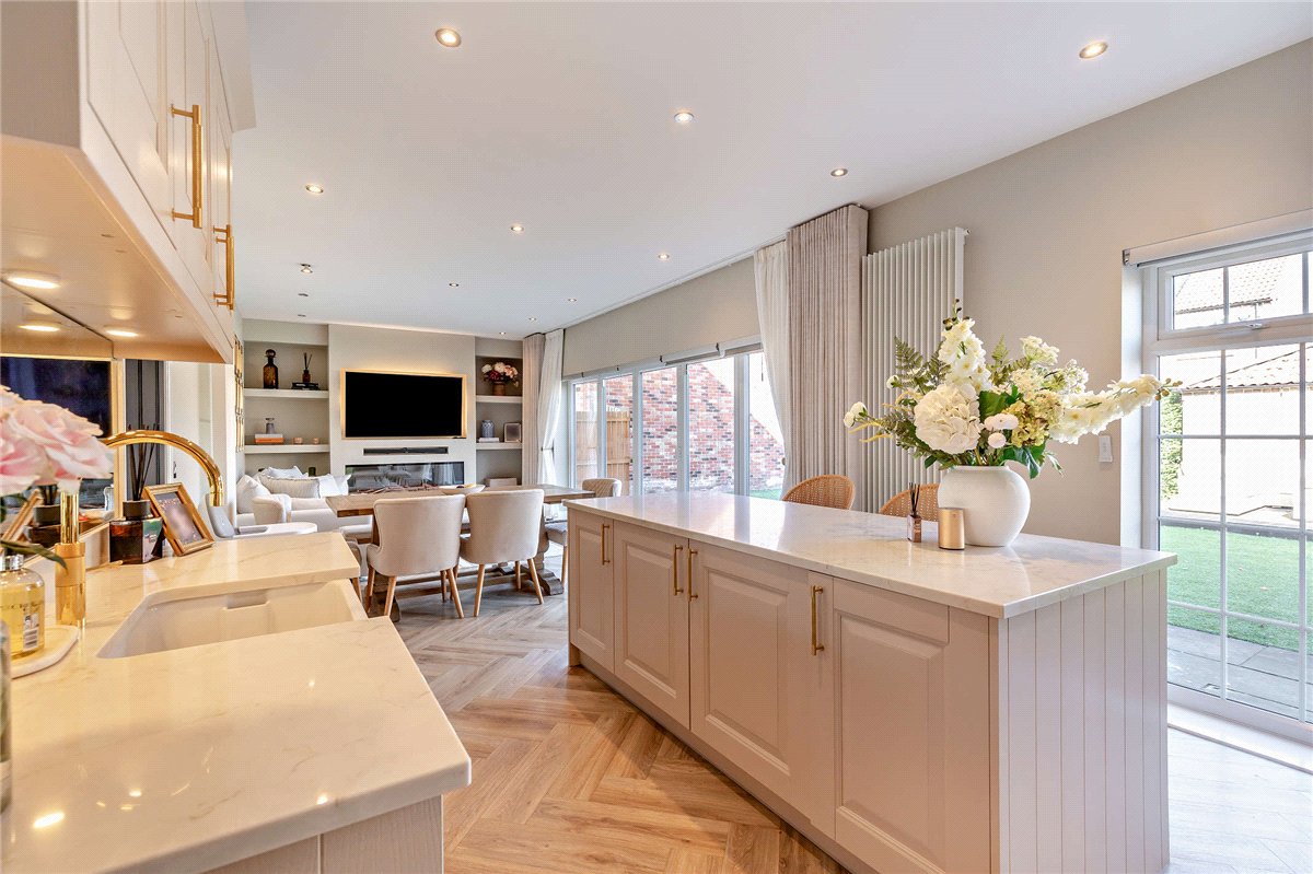 6 bedroom House, Woodland Close, Wetherby, LS22 - Available, Image 5