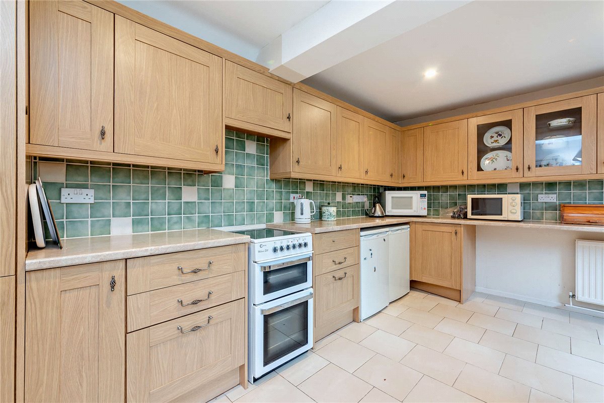 3 bedroom House, Harwood Rise, Woolton Hill, RG20 - Sold, Image 8