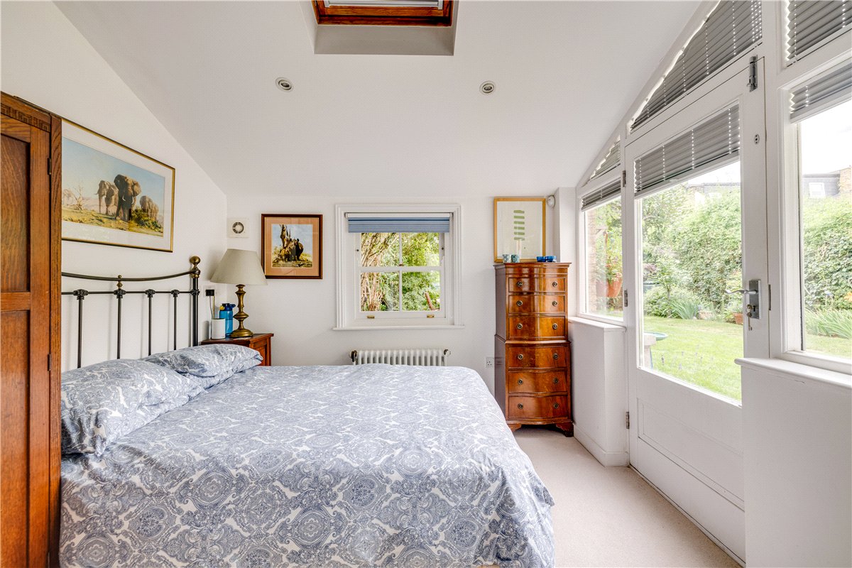 3 bedroom House, First Avenue, London, SW14 - Available, Image 9