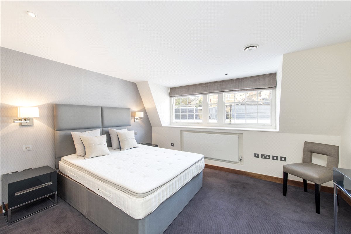 3 bedroom House, Wilton Row, Knightsbridge, SW1X - Available, Image 10