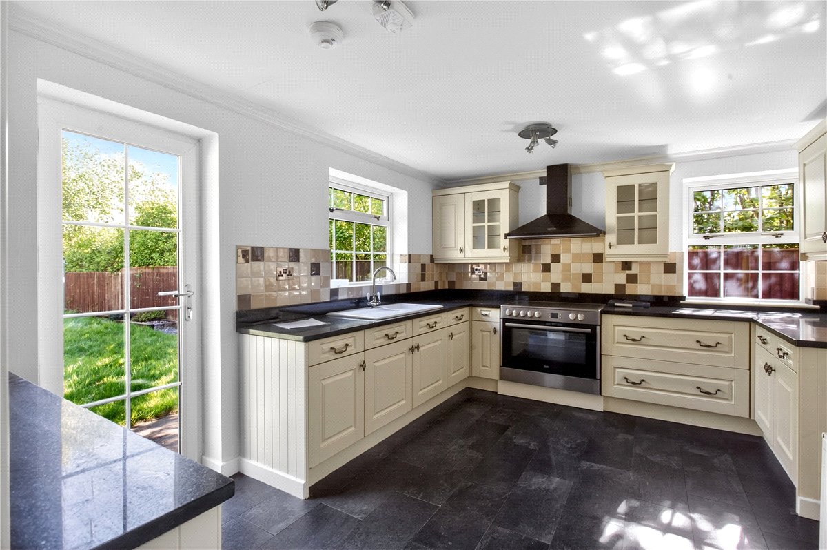 4 bedroom House, Wood Fields, Bramley, S66 - Let Agreed, Image 11