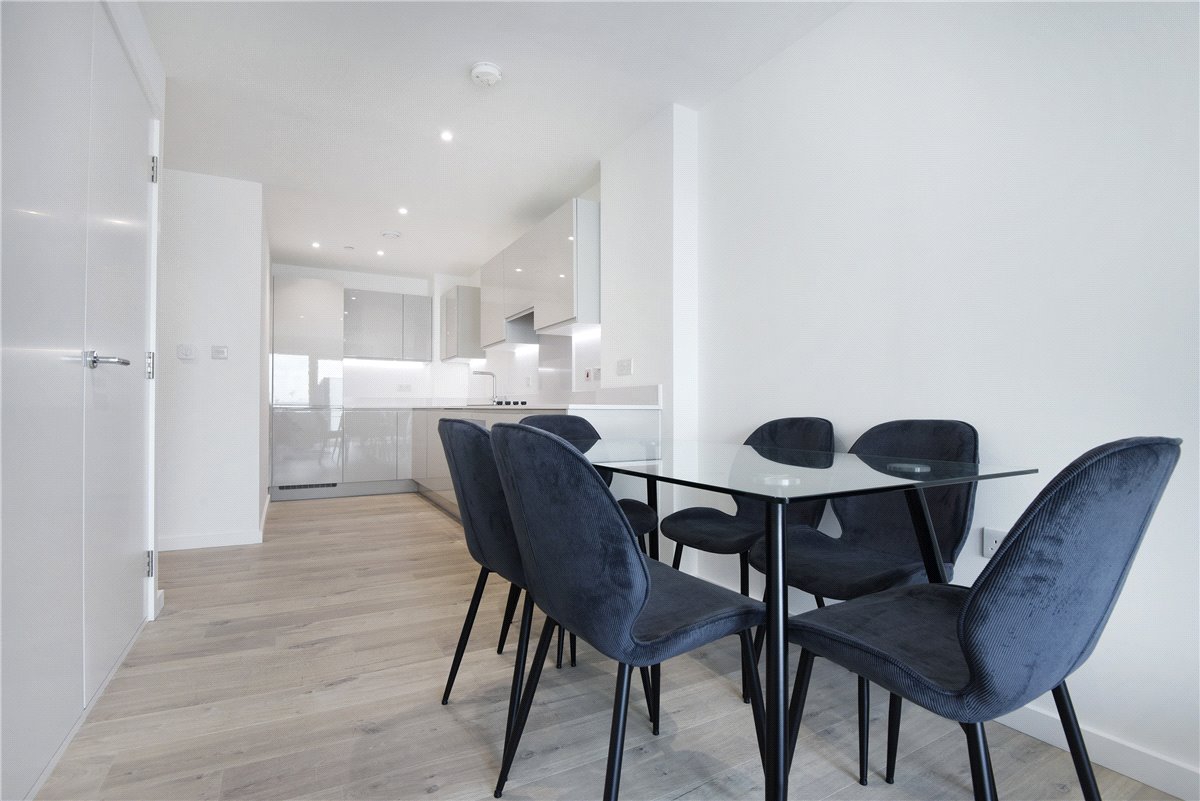2 bedroom Flat, Heartwell Avenue, London, E16 - Available, Image 20