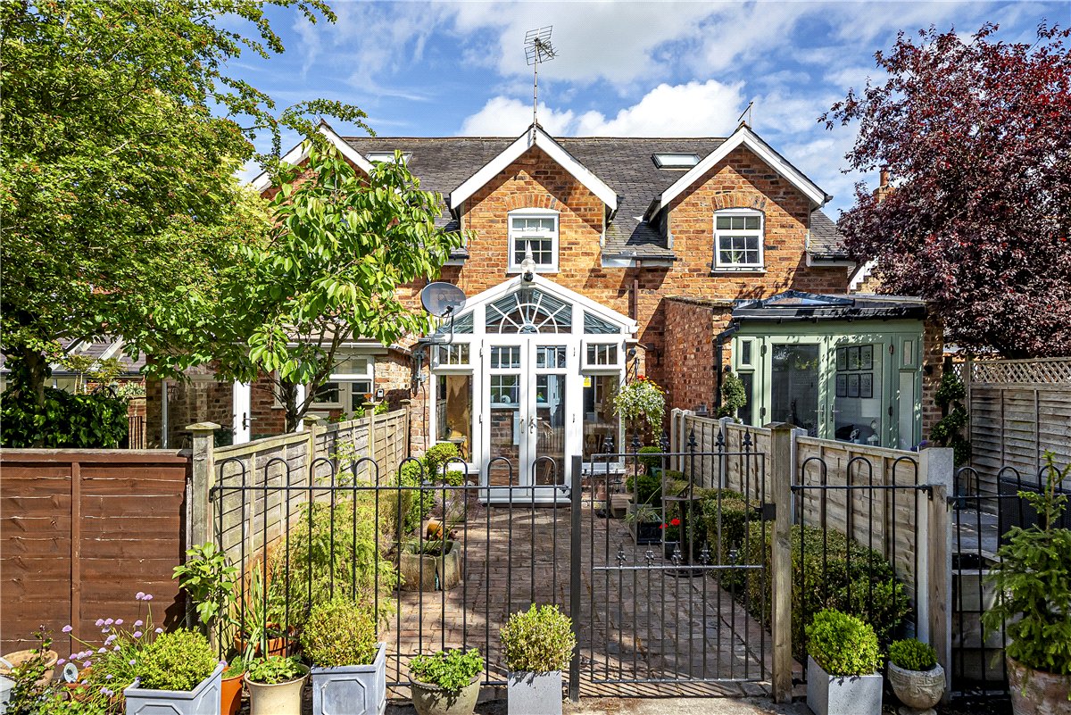 3 bedroom House, Main Street, Bilbrough, YO23 - Available