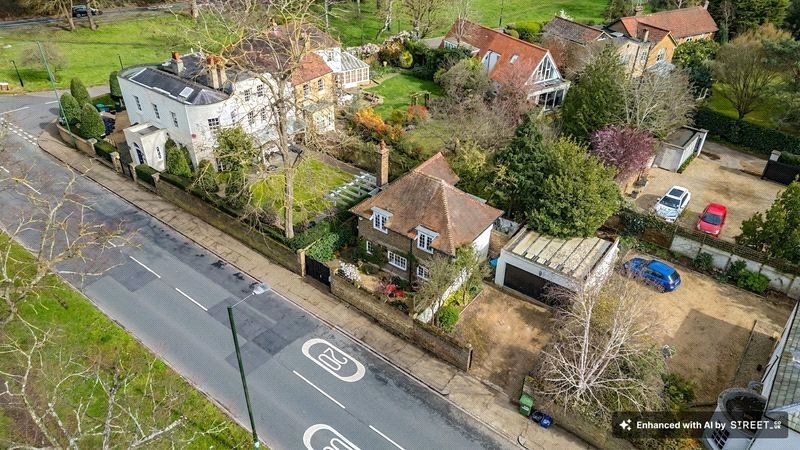 2 bedroom Cottage, Upper Ham Road, Richmond, TW10 - Available, Image 20